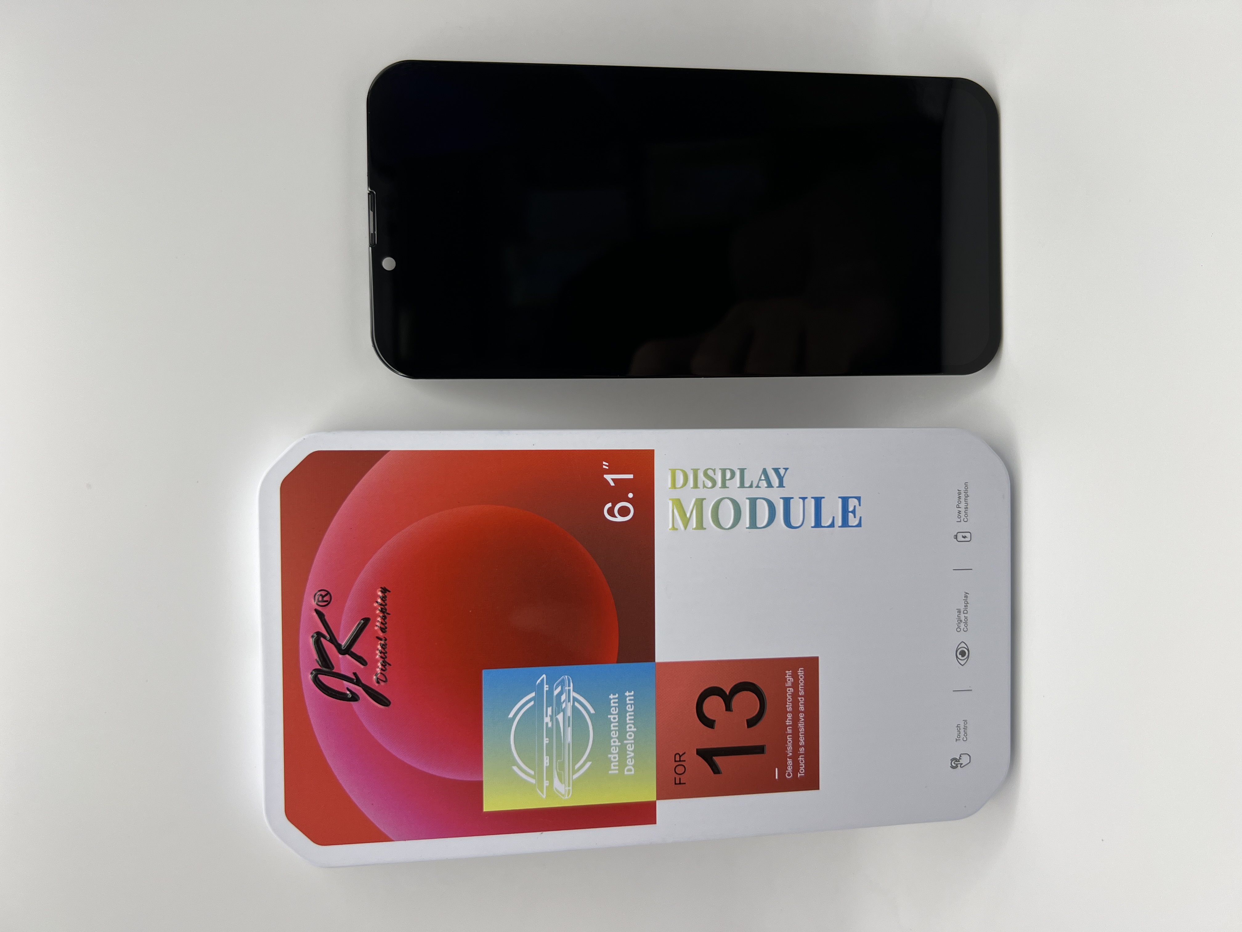 iPhone 13 — Schermo — foto 1 di 3
